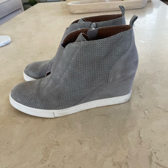 Linea Paolo Felicia Wedge Sneaker Light Grey Size 8M - Picture 4 of 8